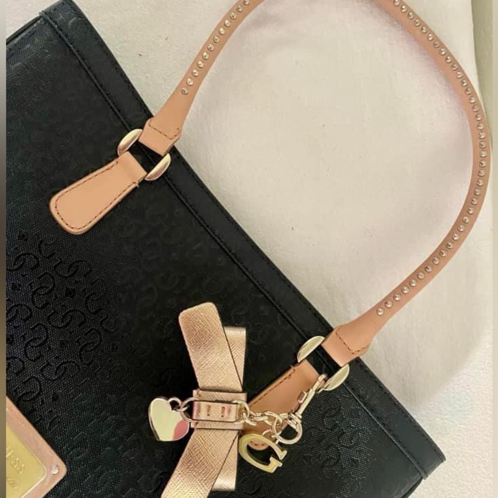 Like new - Guess Purse